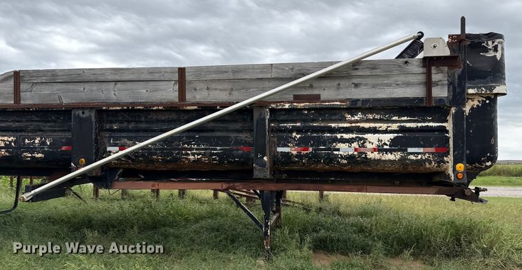 image for item DZ8977 1995 Clement end dump trailer