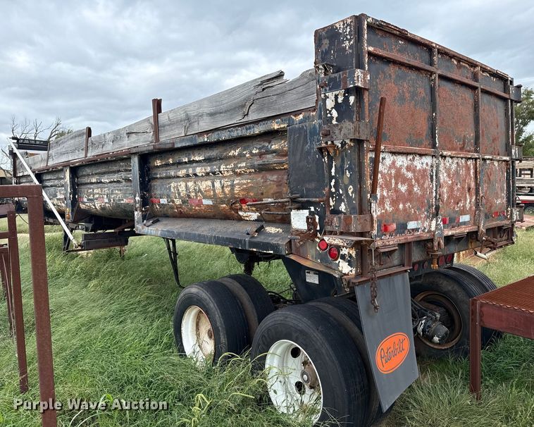 image for item DZ8977 1995 Clement end dump trailer