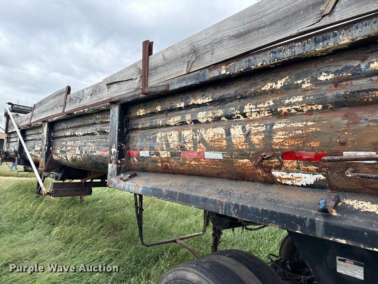 image for item DZ8977 1995 Clement end dump trailer