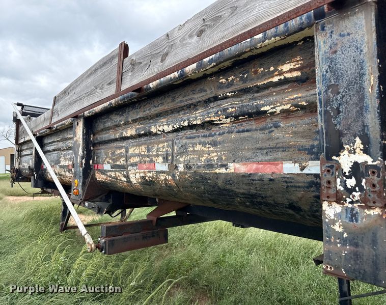 image for item DZ8977 1995 Clement end dump trailer
