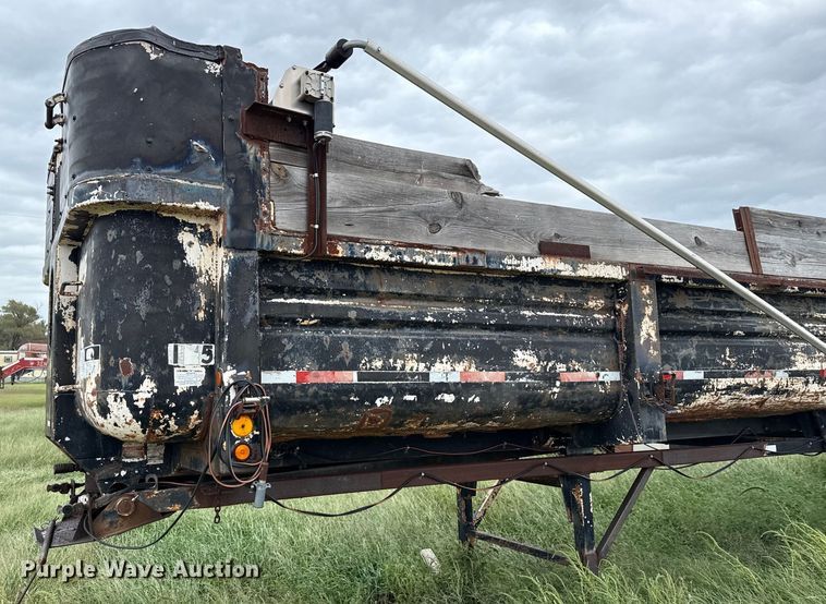 image for item DZ8977 1995 Clement end dump trailer