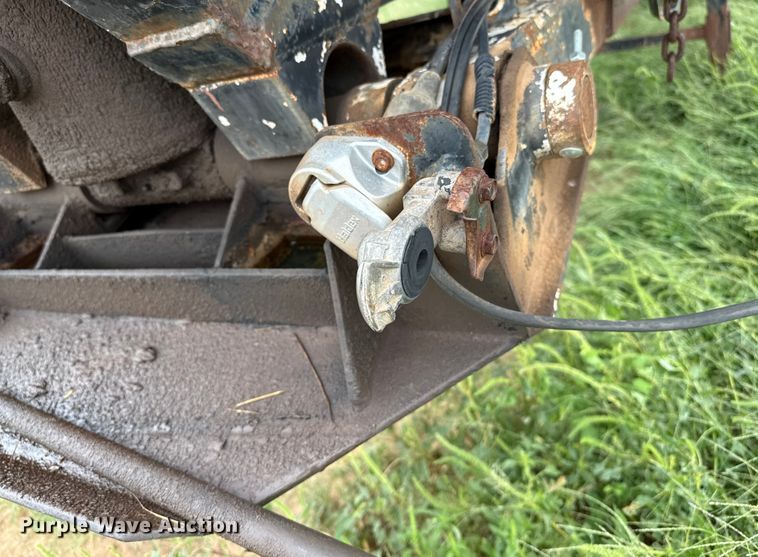 image for item DZ8977 1995 Clement end dump trailer