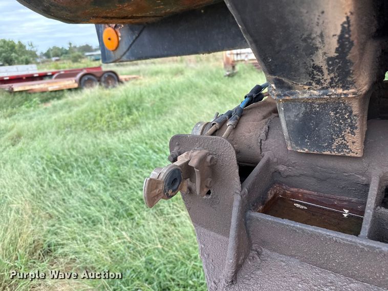 image for item DZ8977 1995 Clement end dump trailer