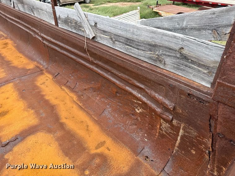 image for item DZ8977 1995 Clement end dump trailer