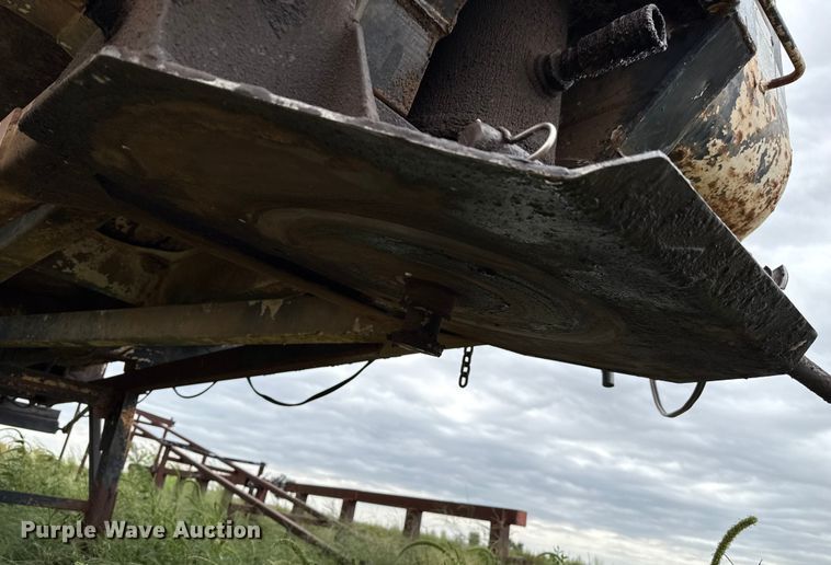 image for item DZ8977 1995 Clement end dump trailer