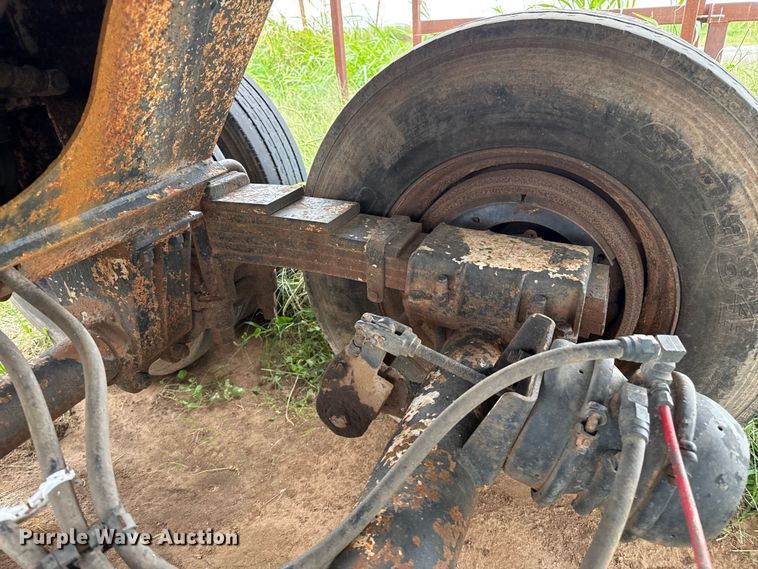 image for item DZ8977 1995 Clement end dump trailer