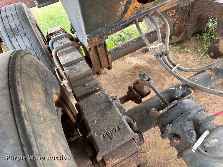 image for item DZ8977 1995 Clement end dump trailer