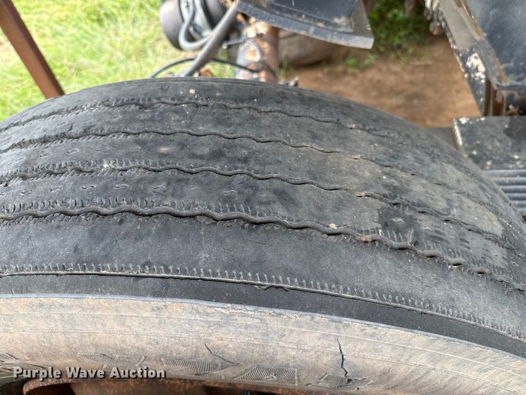 image for item DZ8977 1995 Clement end dump trailer