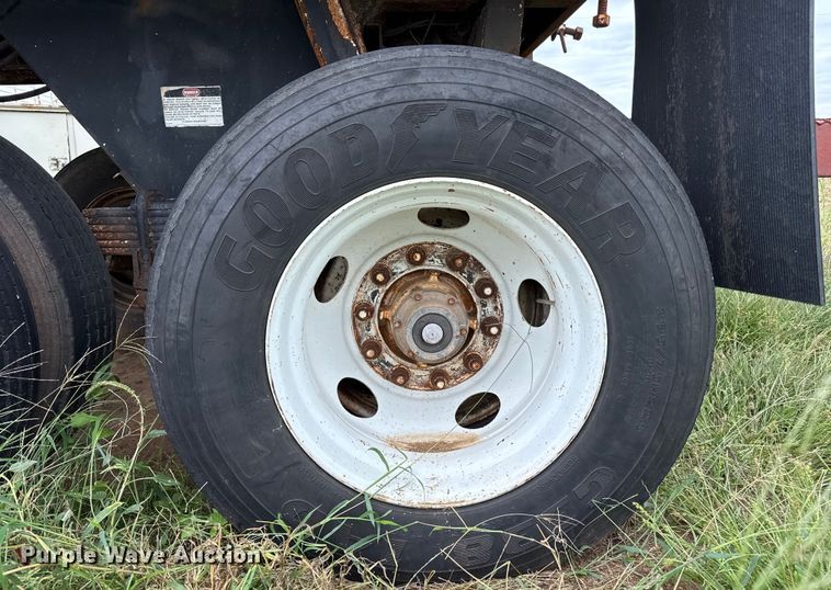 image for item DZ8977 1995 Clement end dump trailer