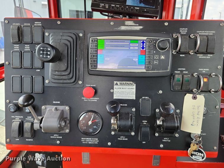 image for item EA2527 2015 Shuttlewagon Navigator NVX5025 railcar mover