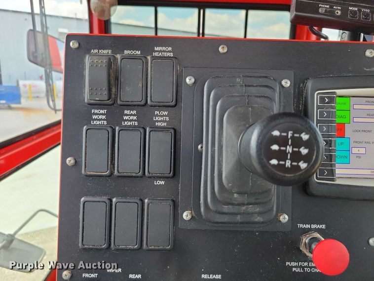 image for item EA2527 2015 Shuttlewagon Navigator NVX5025 railcar mover