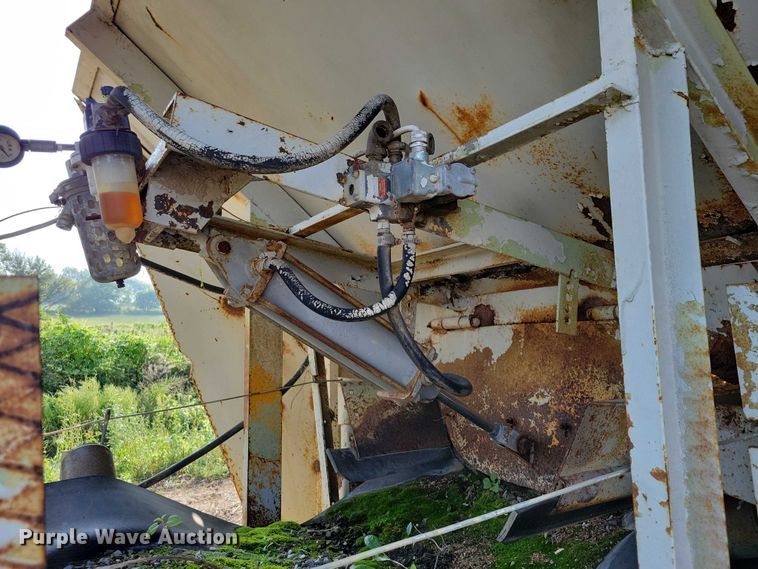 image for item EA2529 Nordberg stacking conveyor