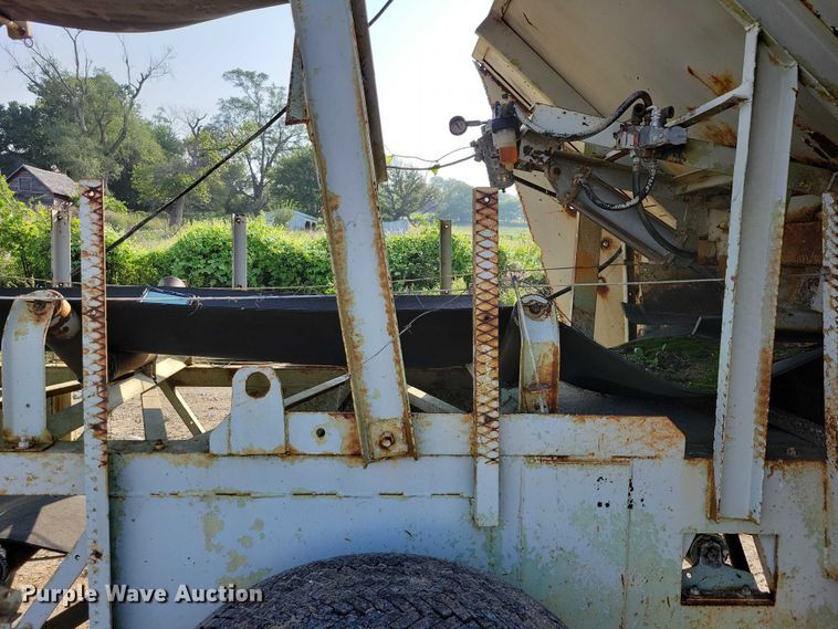 image for item EA2529 Nordberg stacking conveyor