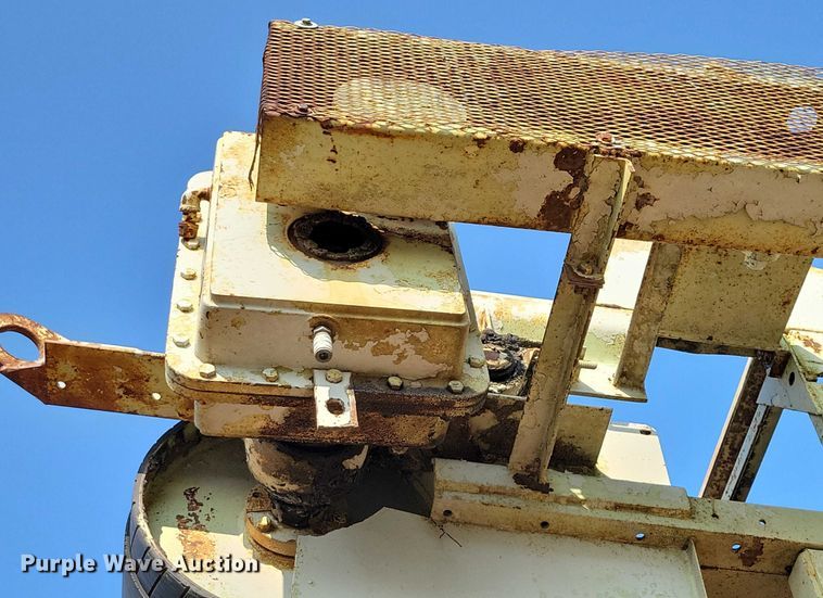 image for item EA2529 Nordberg stacking conveyor