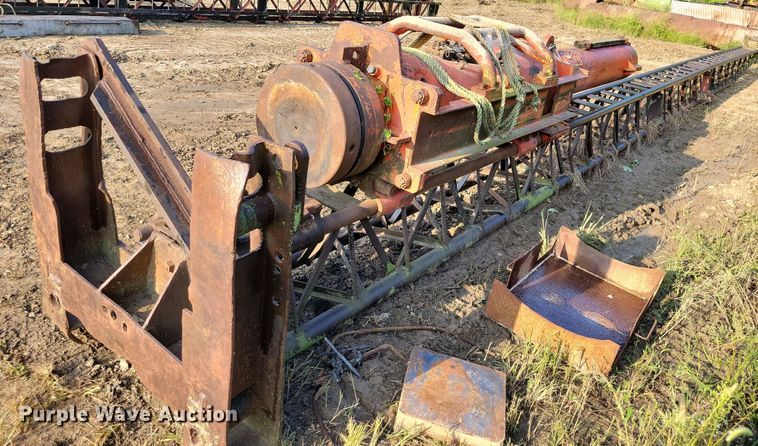 image for item EA2530 Kobelco K13 diesel hammer