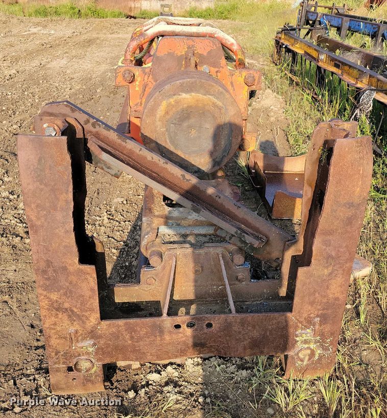 image for item EA2530 Kobelco K13 diesel hammer