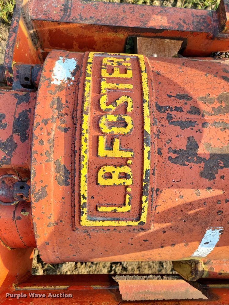 image for item EA2530 Kobelco K13 diesel hammer