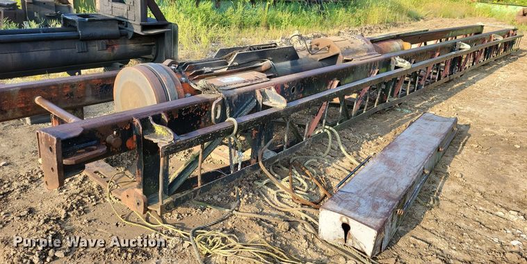 image for item EA2531 McKlernan DE30B diesel hammer