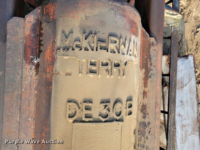 image for item EA2531 McKlernan DE30B diesel hammer
