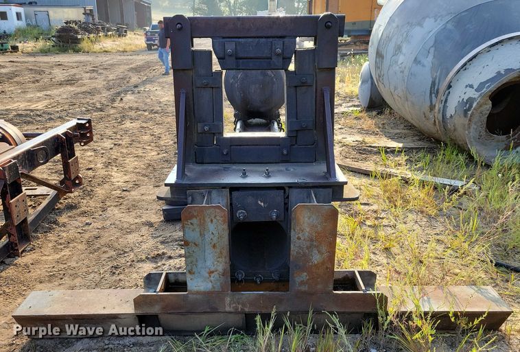 image for item EA2532 Delmag D22 diesel hammer