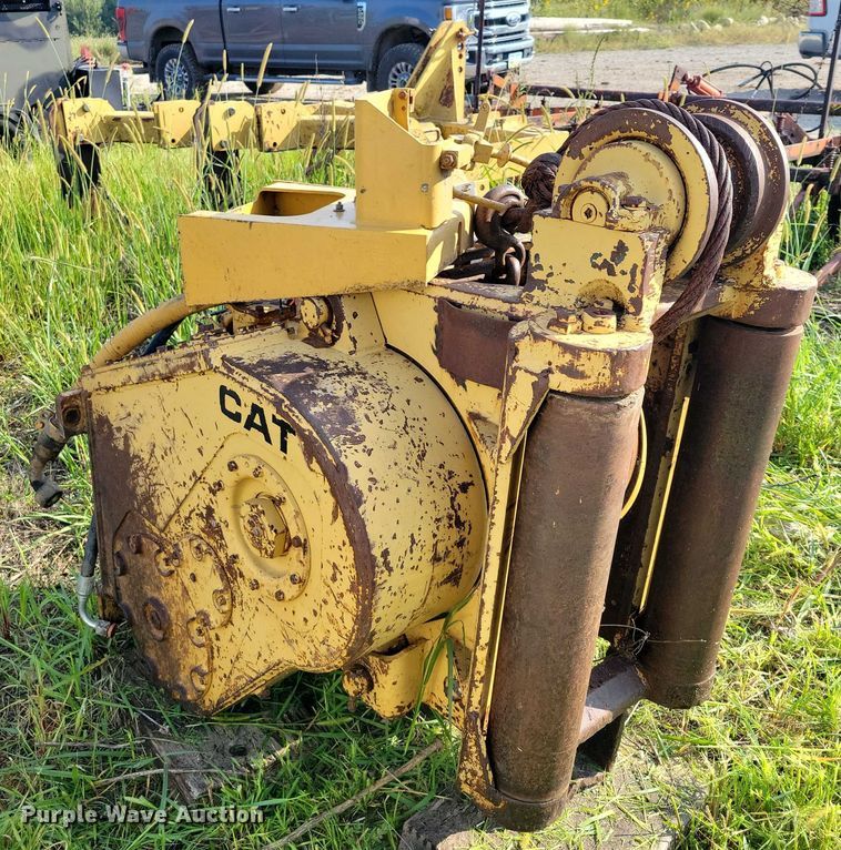image for item EA2533 Caterpillar winch