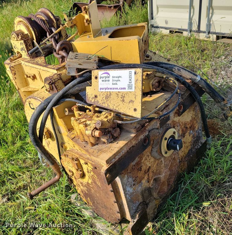 image for item EA2533 Caterpillar winch
