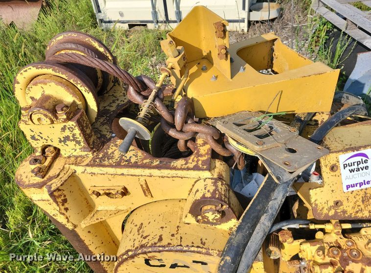 image for item EA2533 Caterpillar winch