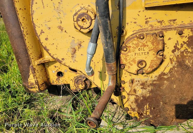 image for item EA2533 Caterpillar winch