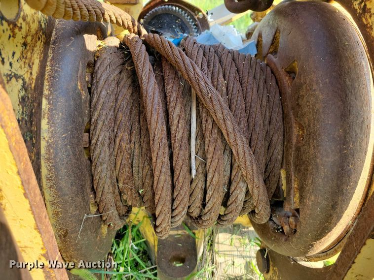image for item EA2533 Caterpillar winch