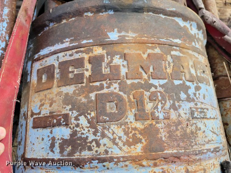 image for item EA2538 Delmag D12 diesel hammer