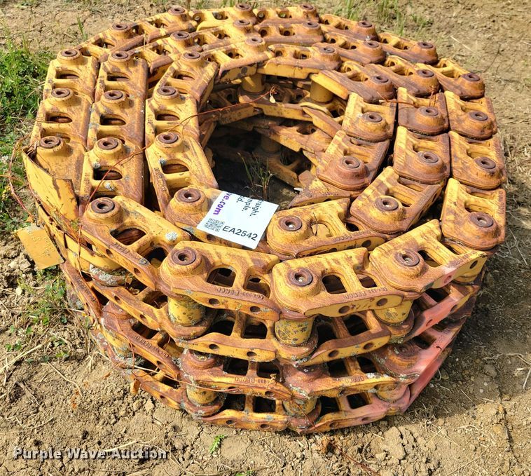 image for item EA2542 (2) Berco track chains