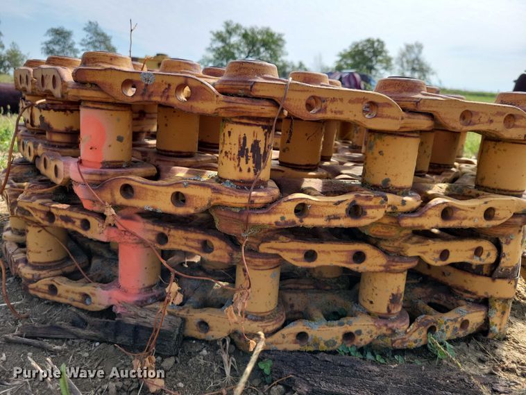 image for item EA2542 (2) Berco track chains