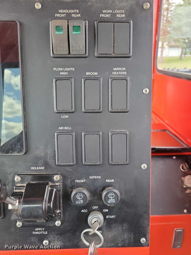 image for item EA2546 Shuttlewagon Navigator NVX6030 railcar mover