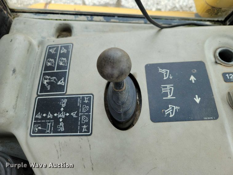 image for item EA2547 2010 Caterpillar D6N LGP dozer