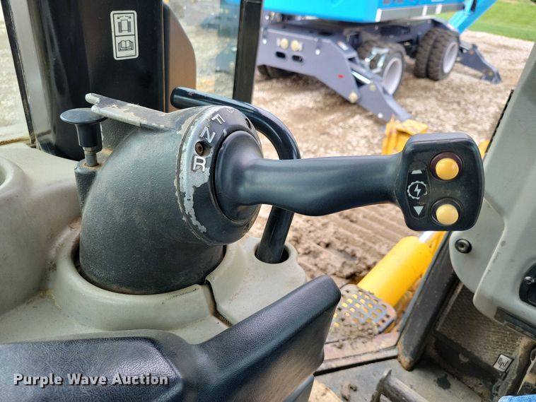 image for item EA2547 2010 Caterpillar D6N LGP dozer