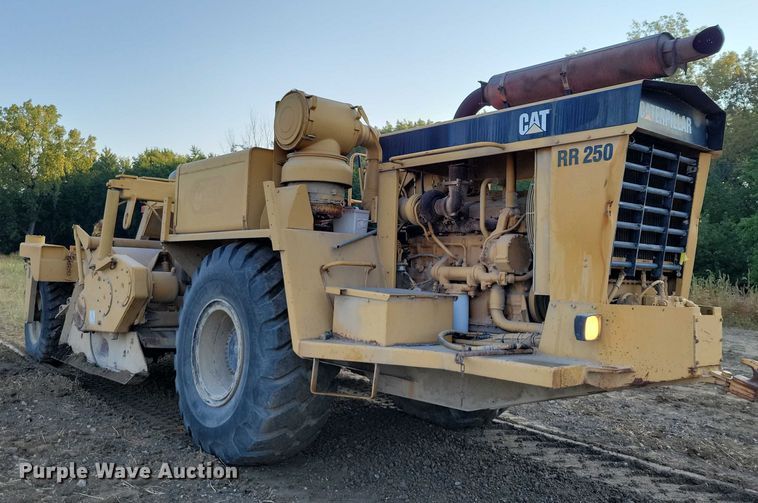 image for item EA2548 1992 Caterpillar RR-250 soil stabilizer