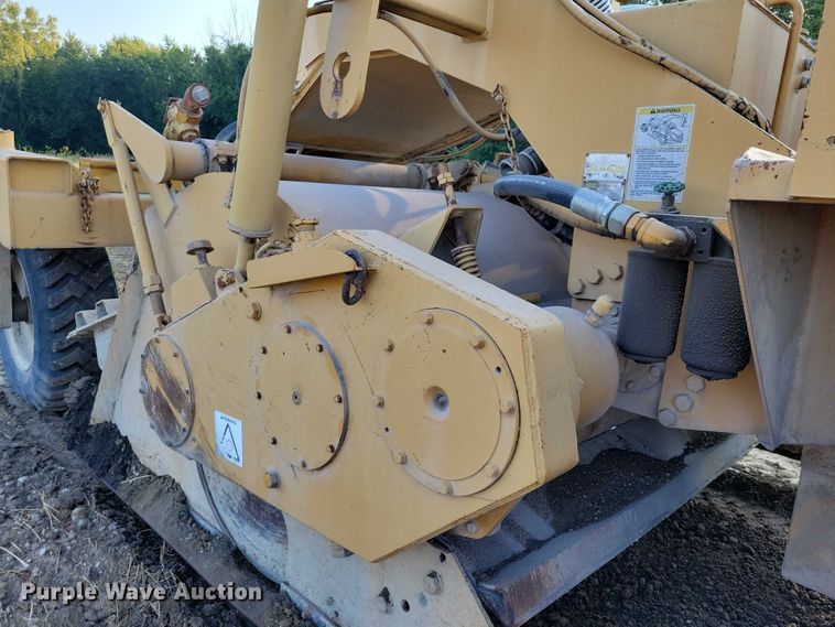 image for item EA2548 1992 Caterpillar RR-250 soil stabilizer