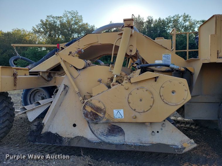 image for item EA2548 1992 Caterpillar RR-250 soil stabilizer