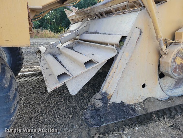 image for item EA2548 1992 Caterpillar RR-250 soil stabilizer