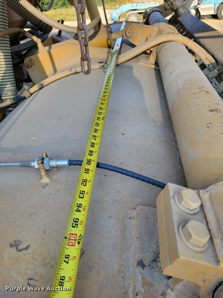 image for item EA2548 1992 Caterpillar RR-250 soil stabilizer