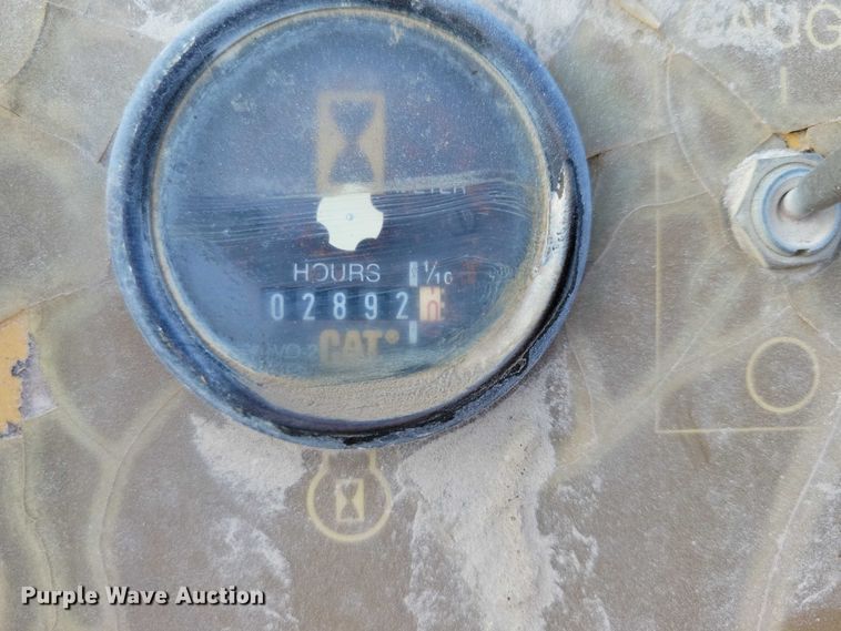 image for item EA2548 1992 Caterpillar RR-250 soil stabilizer