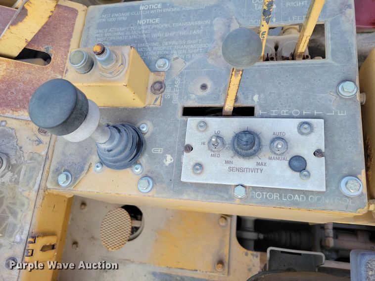 image for item EA2548 1992 Caterpillar RR-250 soil stabilizer