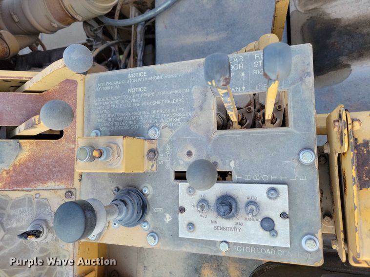 image for item EA2548 1992 Caterpillar RR-250 soil stabilizer