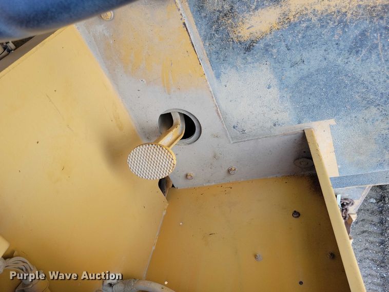 image for item EA2548 1992 Caterpillar RR-250 soil stabilizer