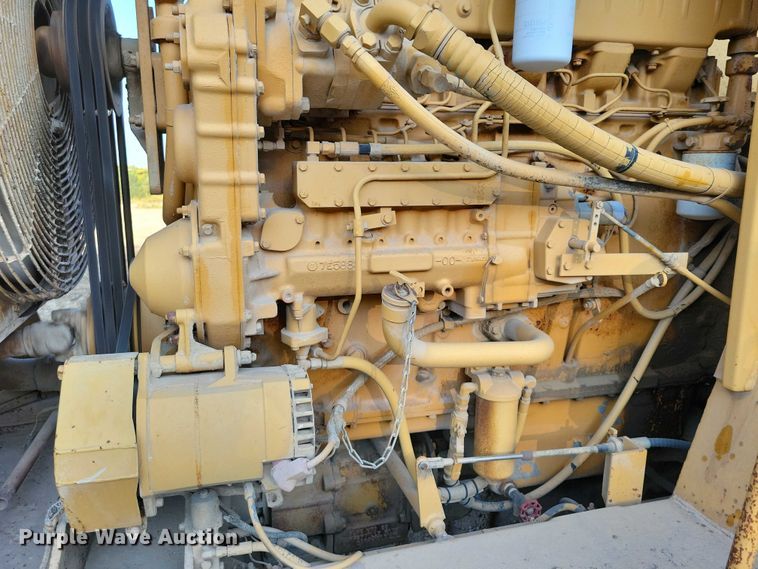 image for item EA2548 1992 Caterpillar RR-250 soil stabilizer