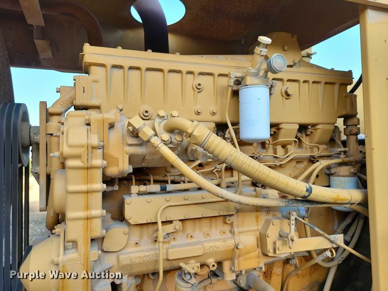 image for item EA2548 1992 Caterpillar RR-250 soil stabilizer