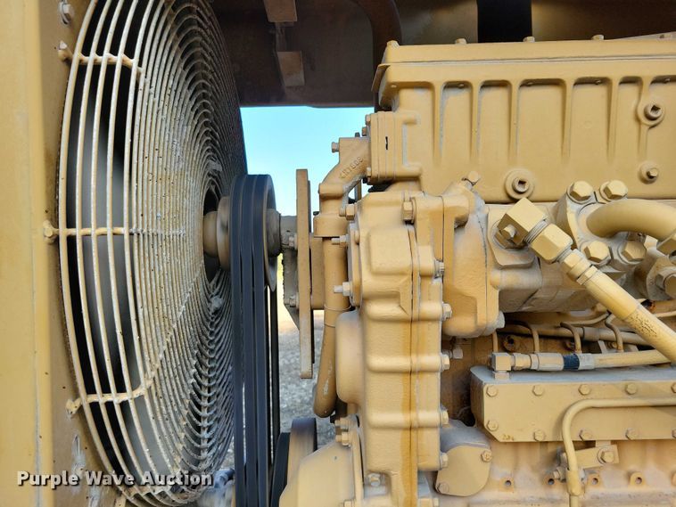 image for item EA2548 1992 Caterpillar RR-250 soil stabilizer