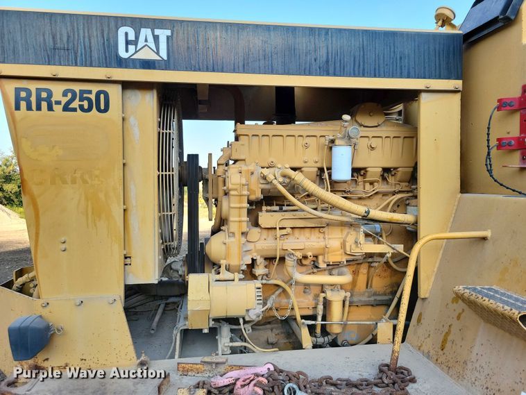 image for item EA2548 1992 Caterpillar RR-250 soil stabilizer