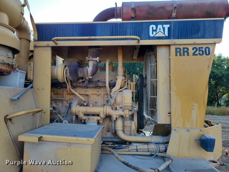 image for item EA2548 1992 Caterpillar RR-250 soil stabilizer