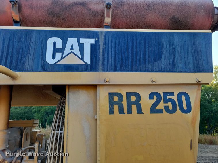 image for item EA2548 1992 Caterpillar RR-250 soil stabilizer
